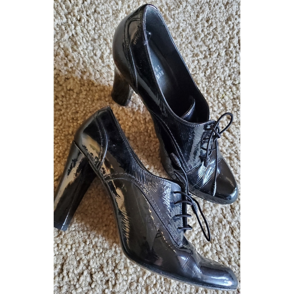 Stuart Weitzman Oxford Heels